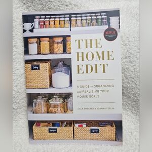 The Home Edit Guide to Organizing Book By Clea Shearer and Joanna Teplin